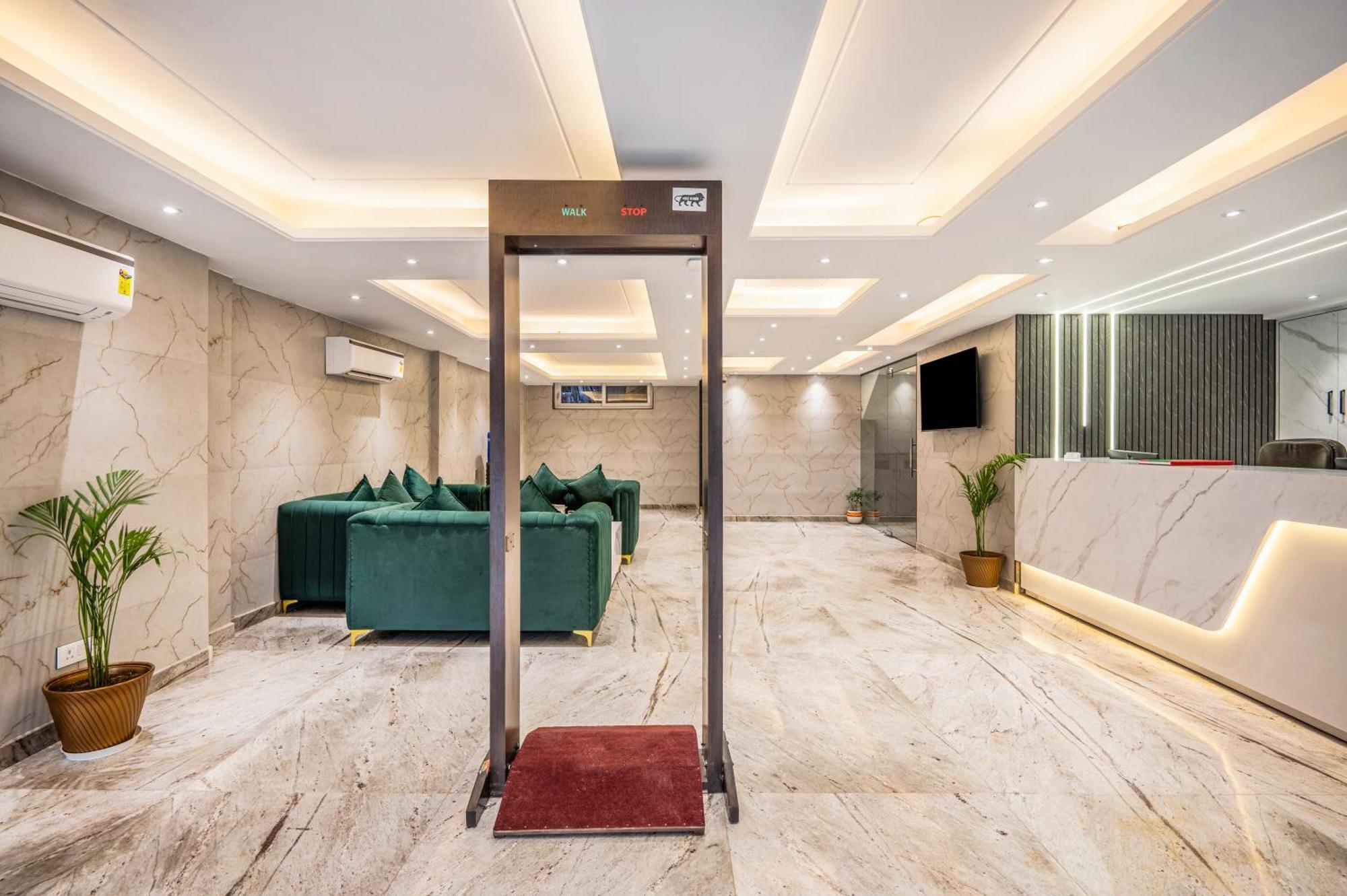Hotel Avaas - Faiz Road Karol Bagh Делі Екстер'єр фото