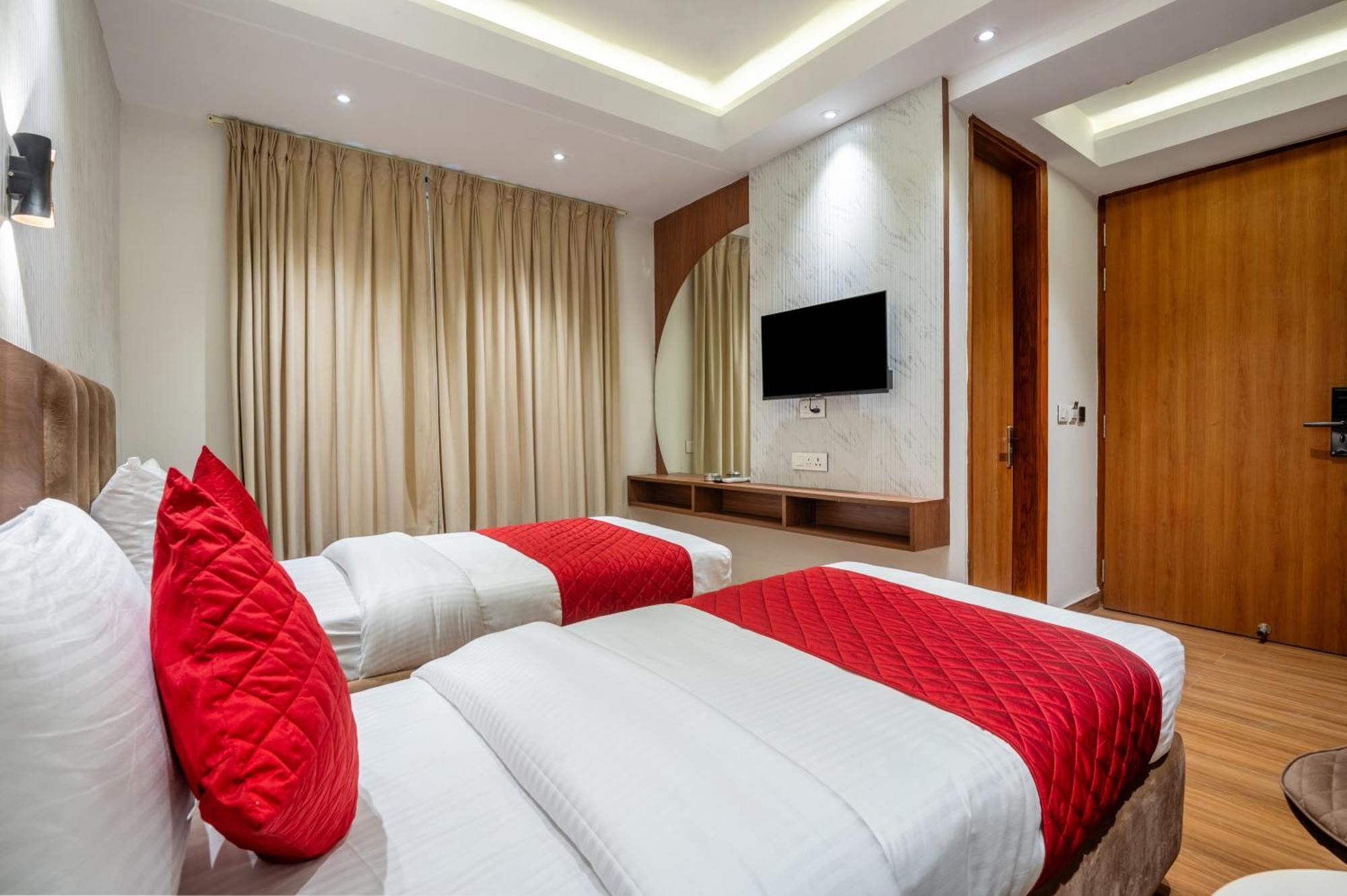 Hotel Avaas - Faiz Road Karol Bagh Делі Екстер'єр фото