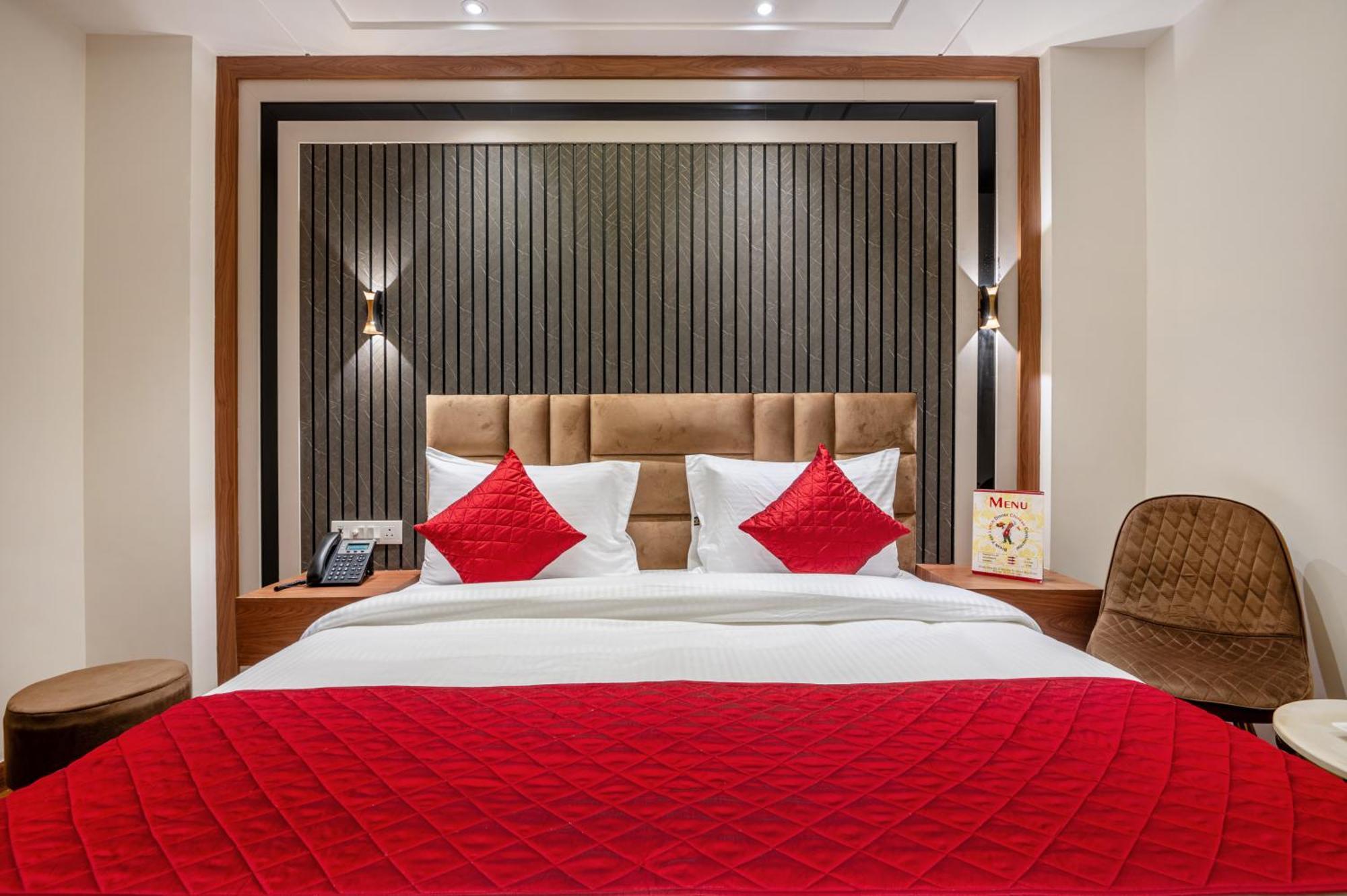 Hotel Avaas - Faiz Road Karol Bagh Делі Екстер'єр фото